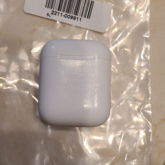 AIrpods 1st & 2nd GEN - A1602 and A1938 - Picture 2 of 4